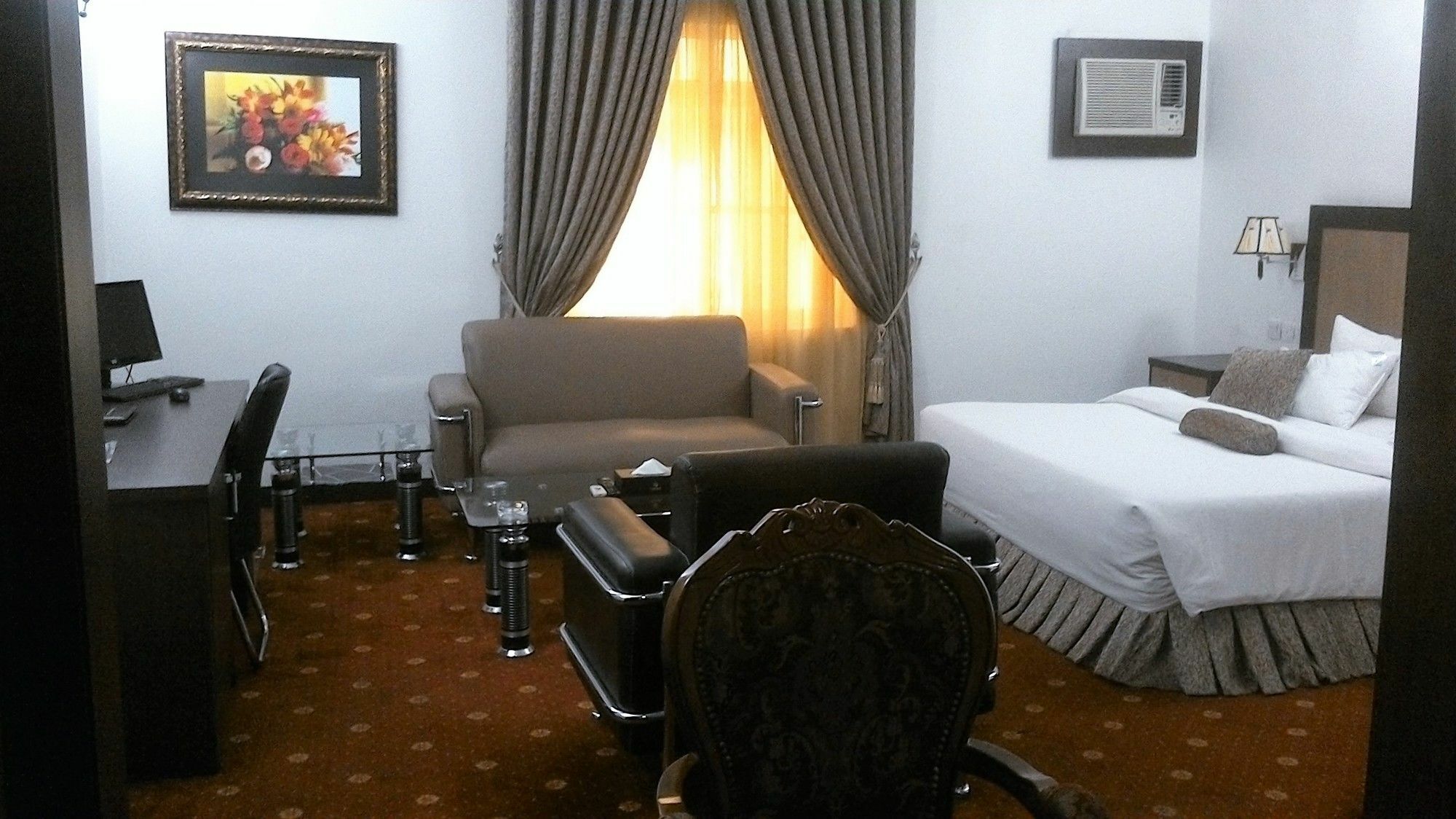 Immaculate Suites And Apartments Mobushipe Kültér fotó